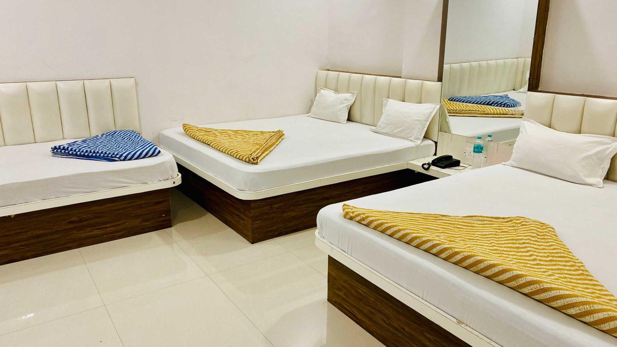 Hotel Gayatri Palace Godarpura Eksteriør bilde
