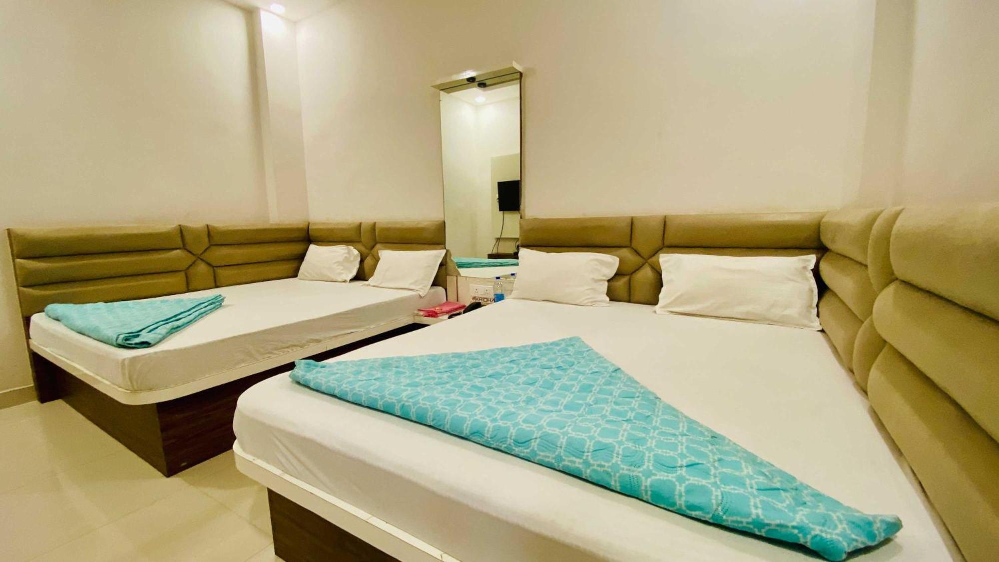 Hotel Gayatri Palace Godarpura Eksteriør bilde