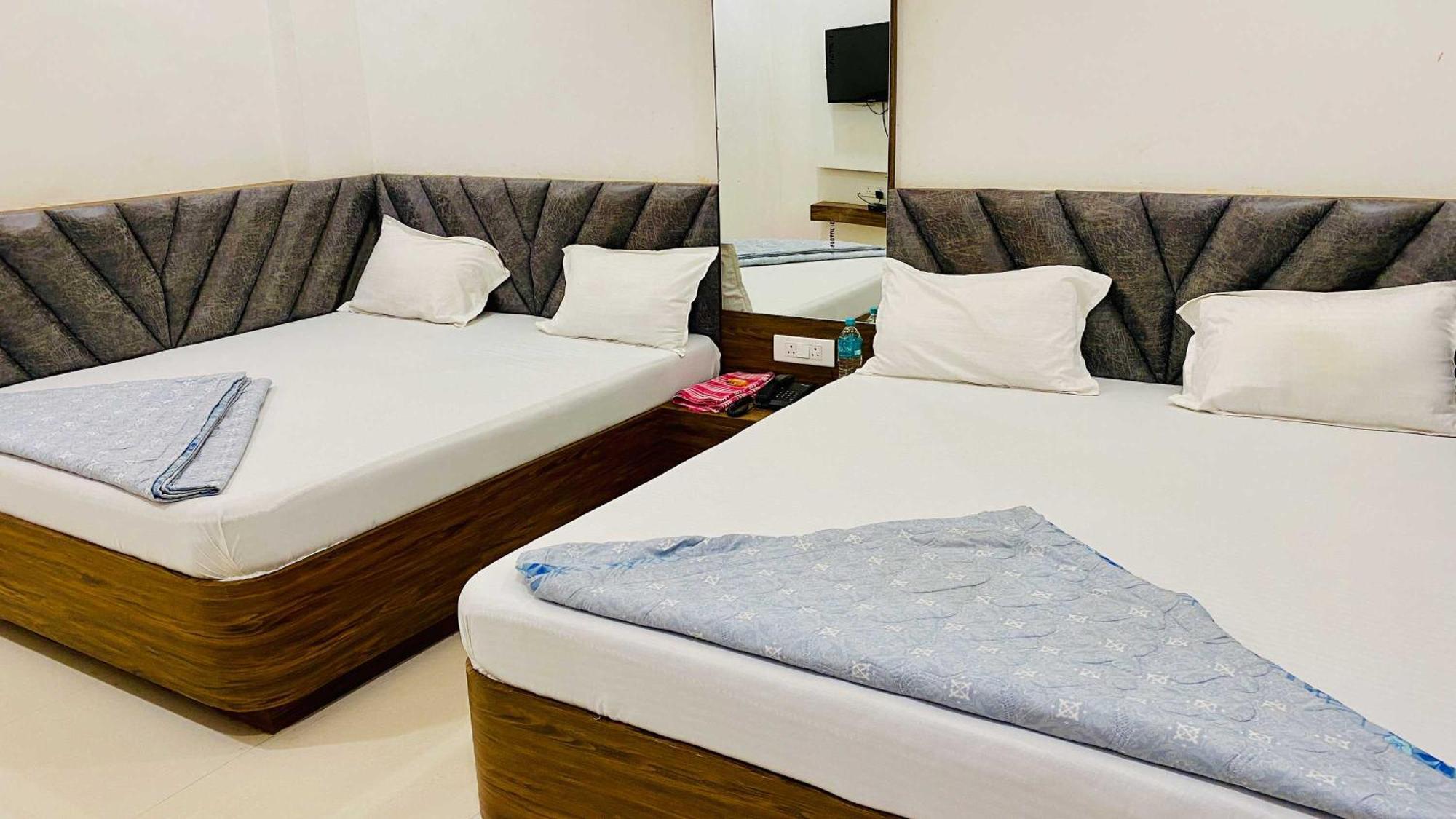 Hotel Gayatri Palace Godarpura Eksteriør bilde