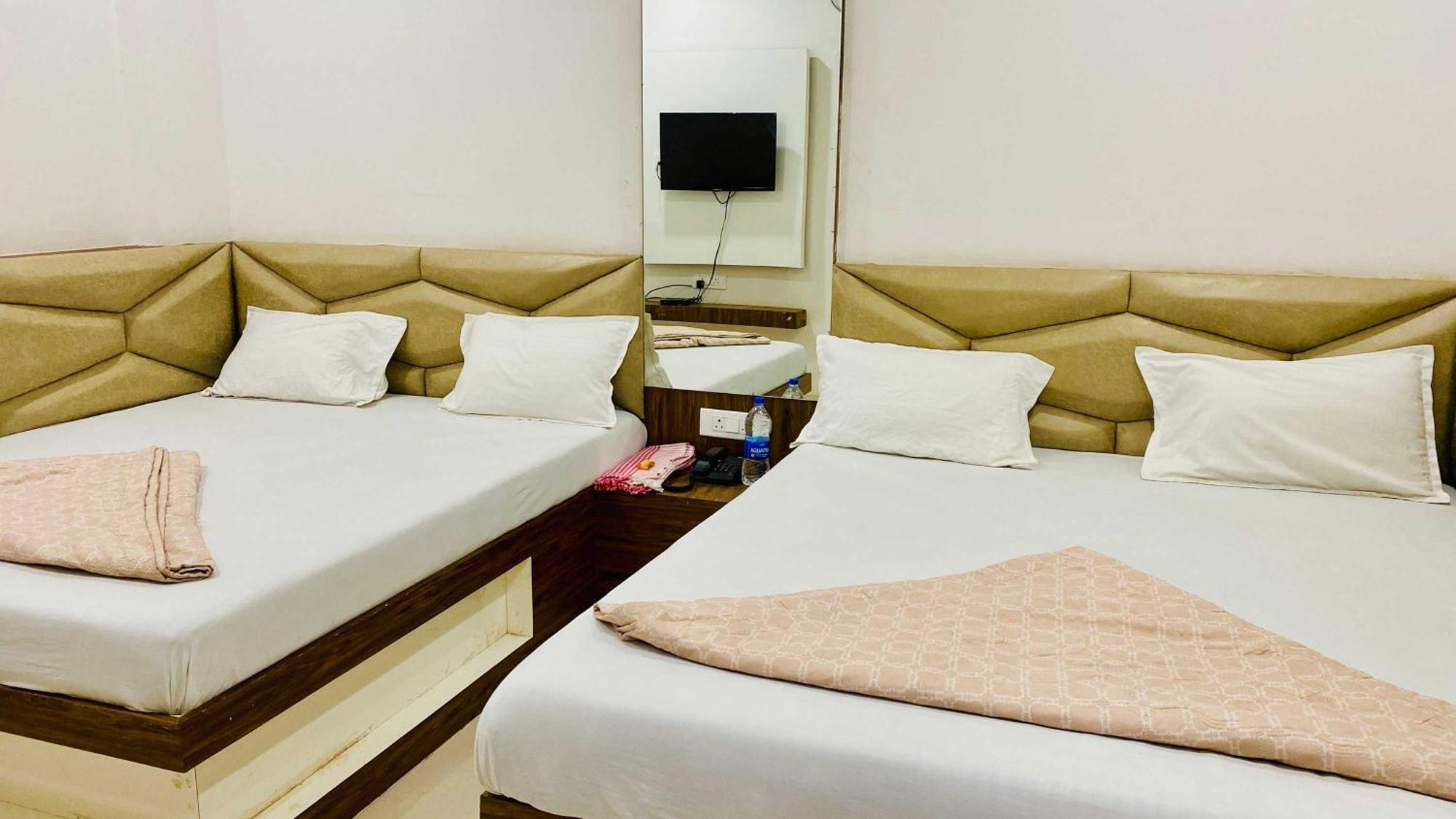 Hotel Gayatri Palace Godarpura Eksteriør bilde