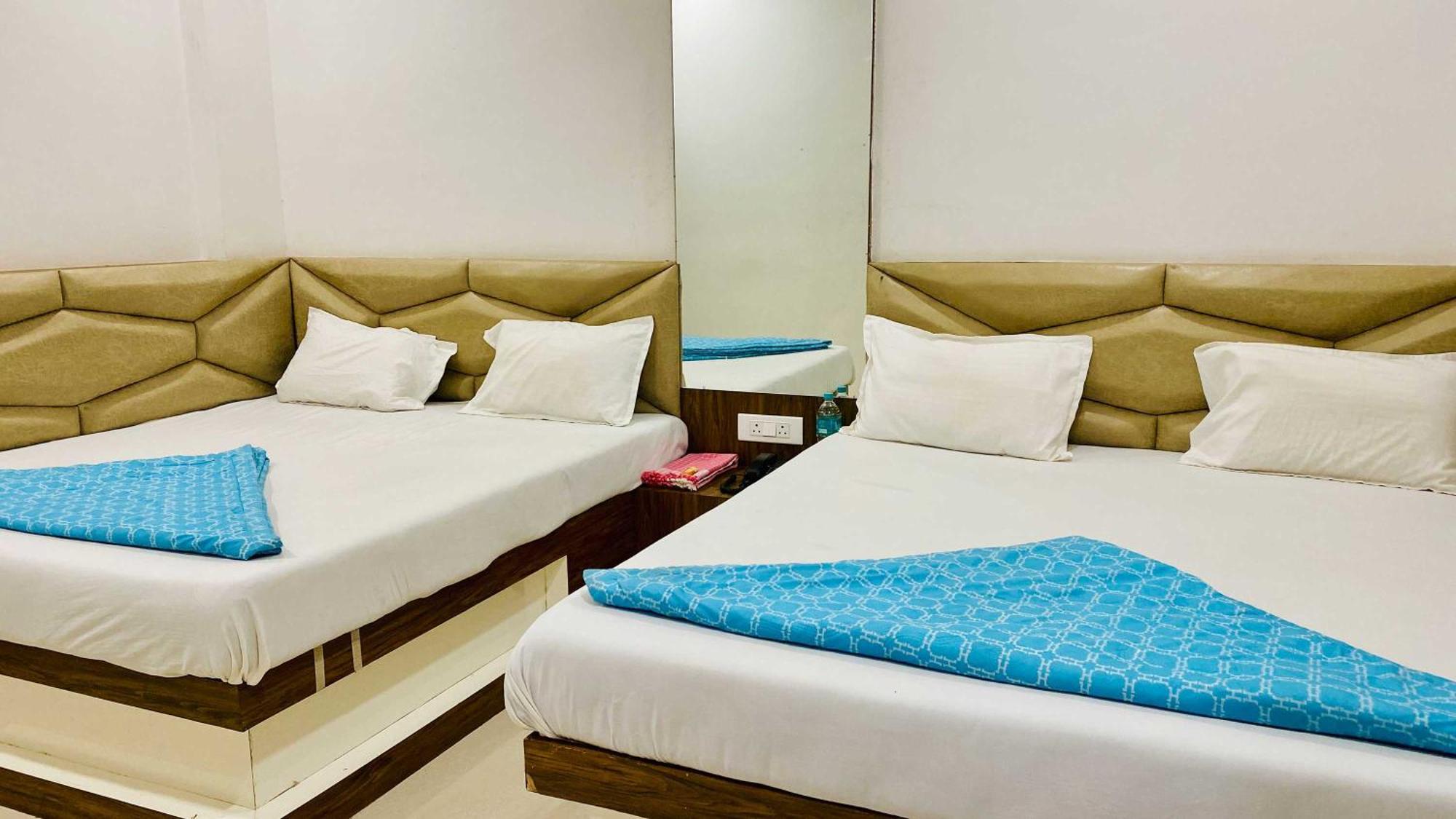 Hotel Gayatri Palace Godarpura Eksteriør bilde