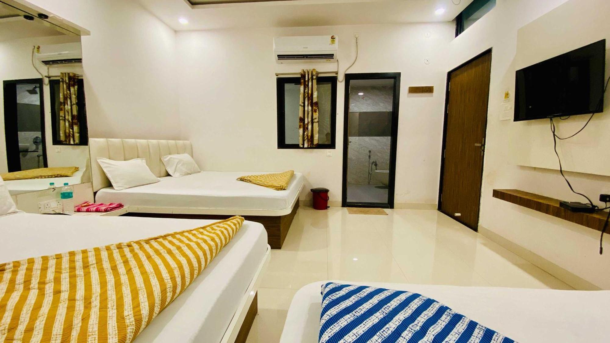Hotel Gayatri Palace Godarpura Eksteriør bilde