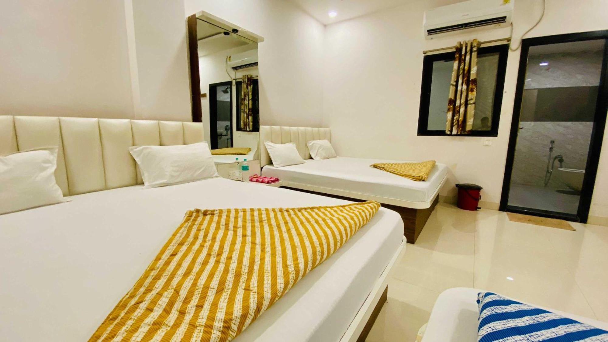 Hotel Gayatri Palace Godarpura Eksteriør bilde