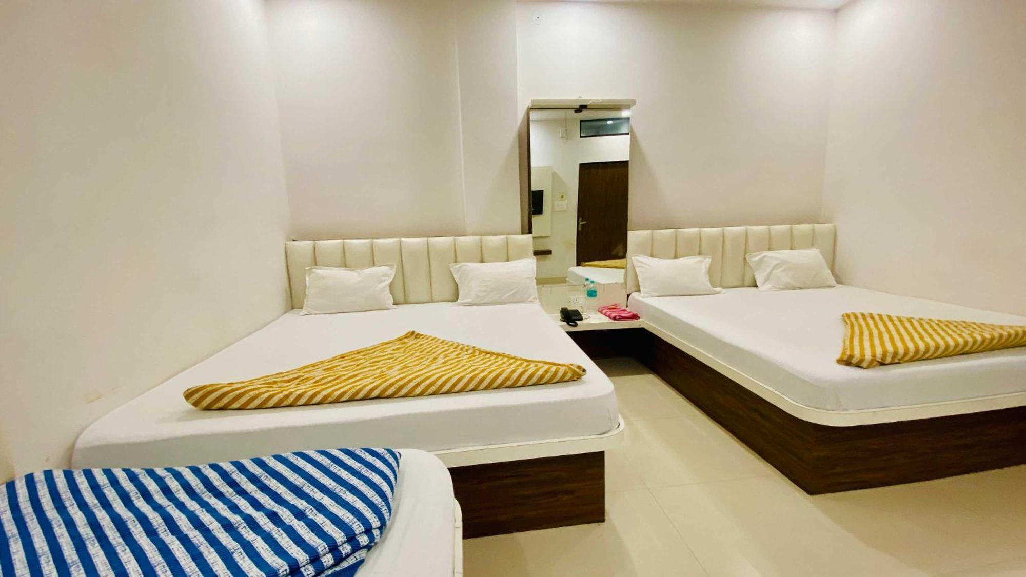Hotel Gayatri Palace Godarpura Eksteriør bilde