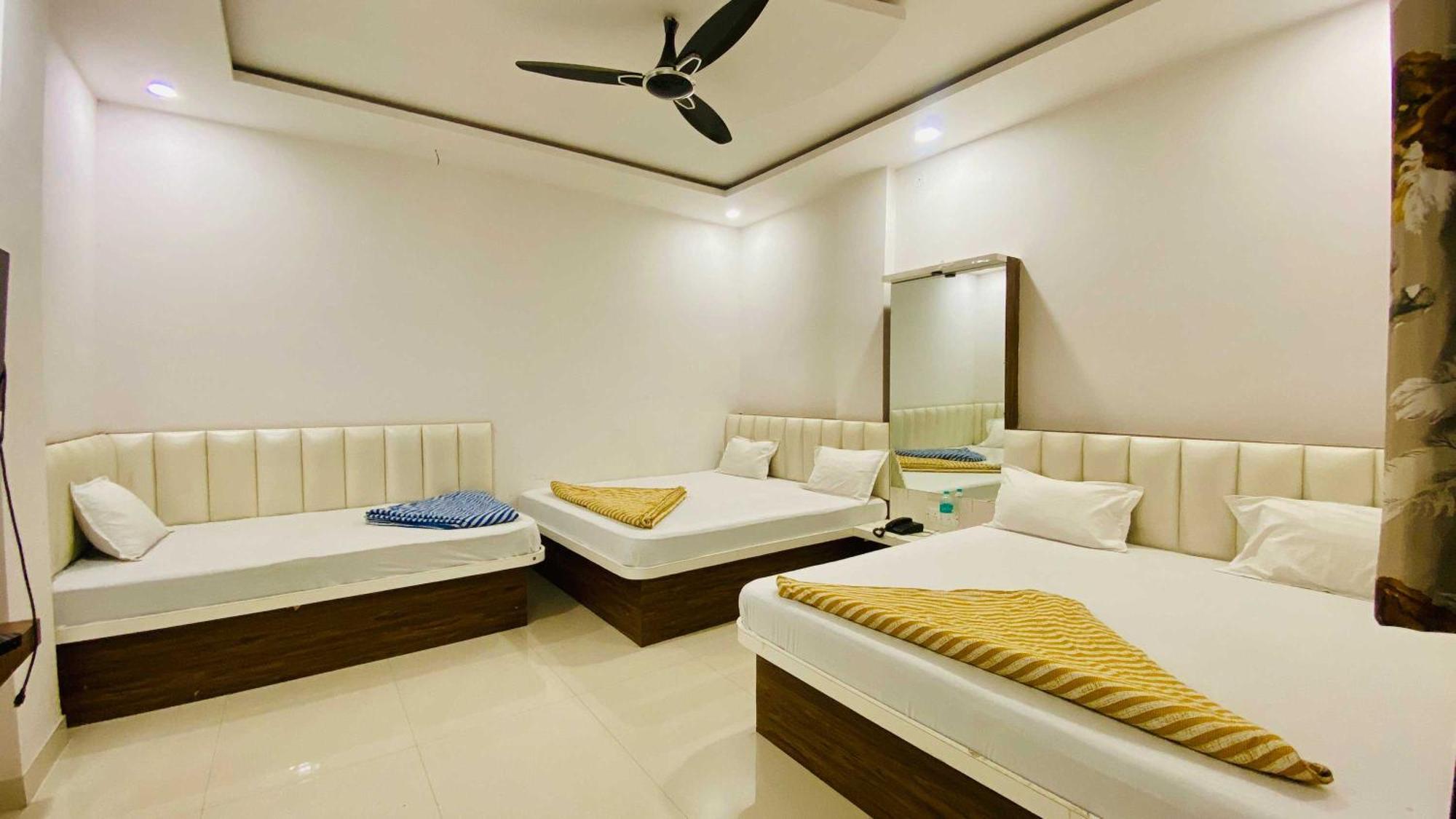 Hotel Gayatri Palace Godarpura Eksteriør bilde