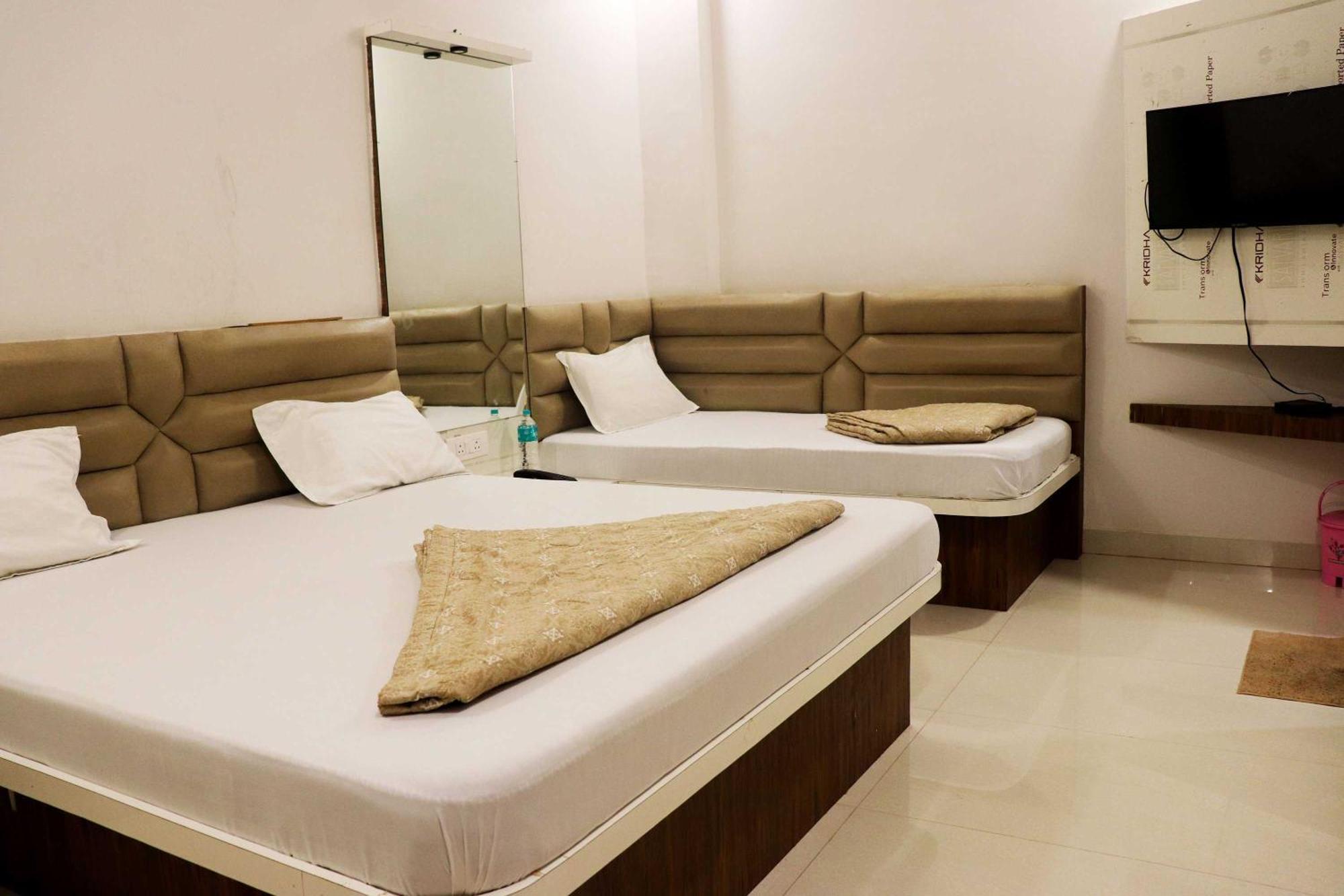 Hotel Gayatri Palace Godarpura Eksteriør bilde