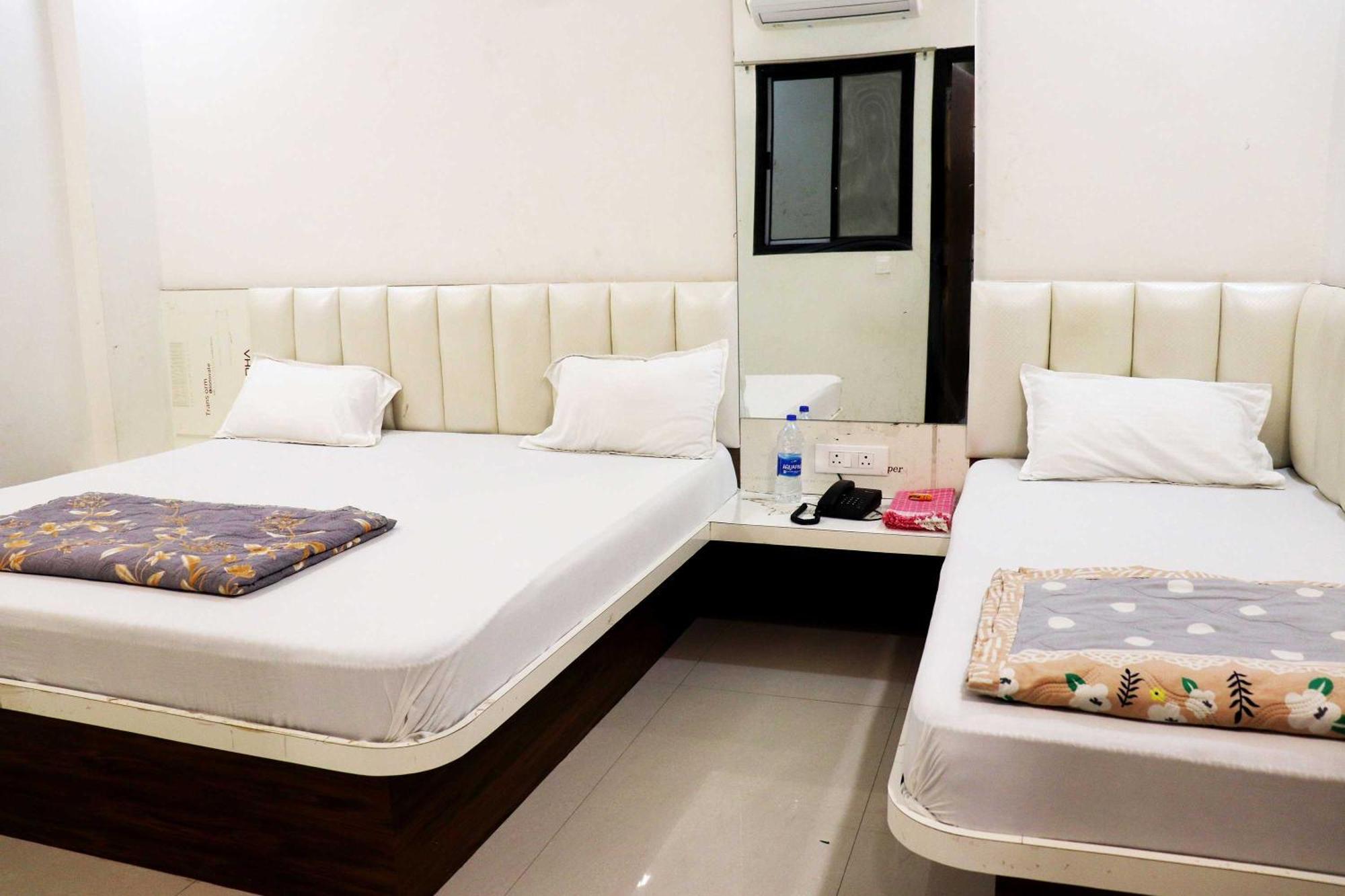 Hotel Gayatri Palace Godarpura Eksteriør bilde