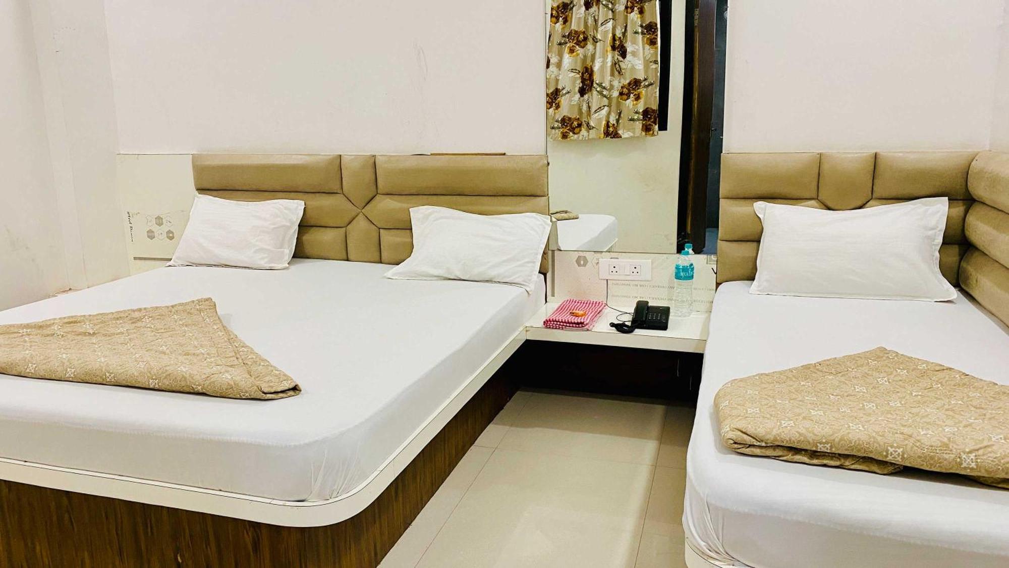 Hotel Gayatri Palace Godarpura Eksteriør bilde