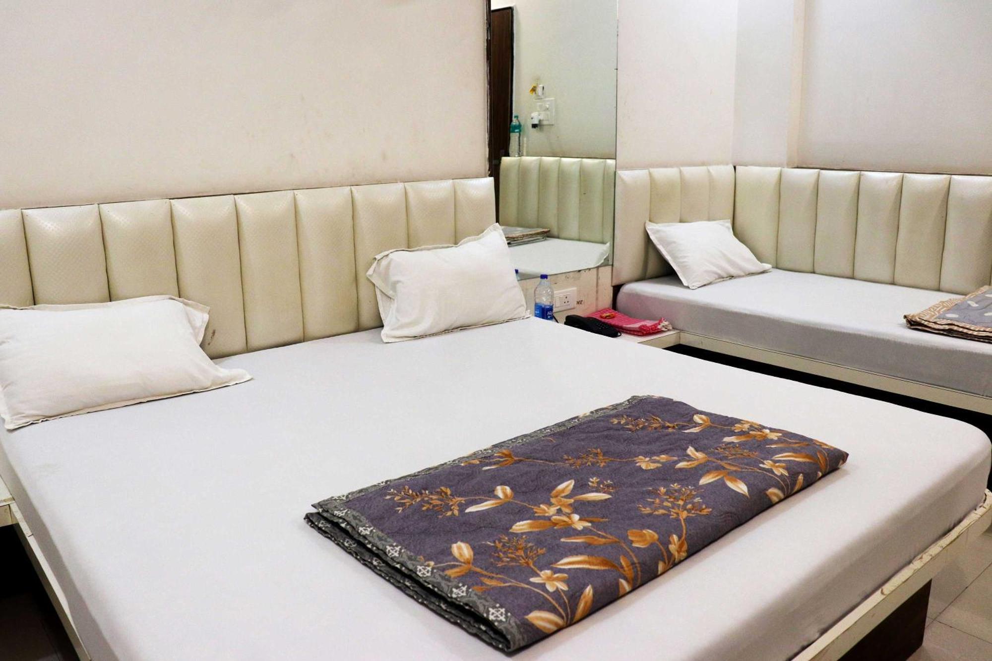 Hotel Gayatri Palace Godarpura Eksteriør bilde