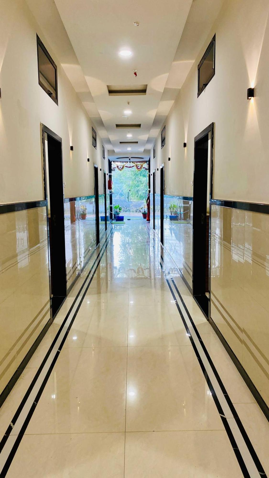 Hotel Gayatri Palace Godarpura Eksteriør bilde
